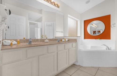 Kissimmee Casa | Summer Getaway - 5-Bedroom Home with Private Pool!