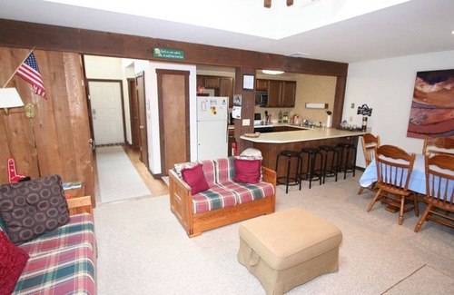 Lake Harmony Casa | Summer Getaway at the Lake! Beach & Pool included!