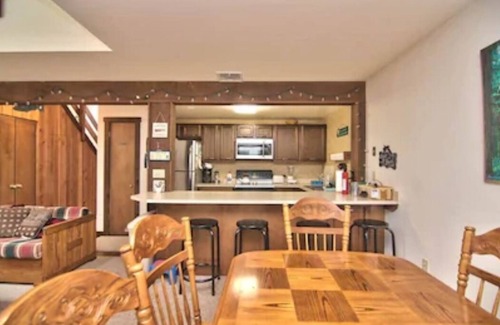 Lake Harmony Casa | Summer Getaway at the Lake! Beach & Pool included!