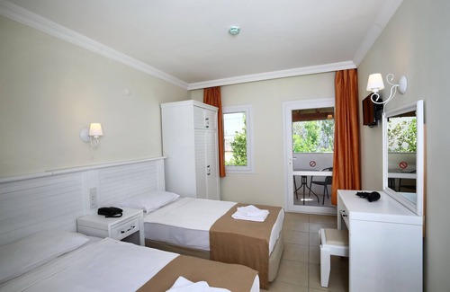 Bitez Hotel | Summer in Garden Suites & Beach Hotel