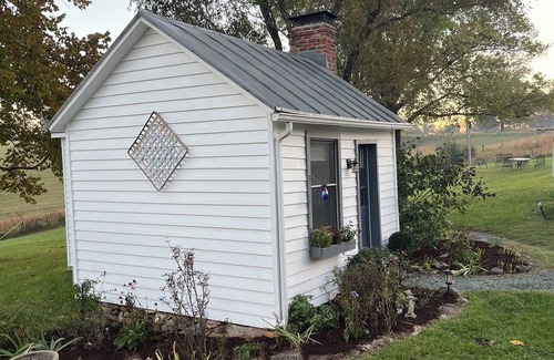 Batesville Cabaña | Summer Kitchen Cottage near charming Charlottesville