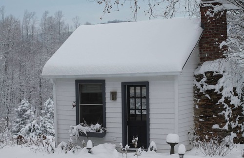 Batesville Cabaña | Summer Kitchen Cottage near charming Charlottesville