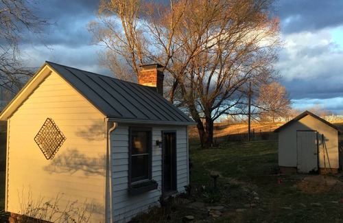 Batesville Cabaña | Summer Kitchen Cottage near charming Charlottesville