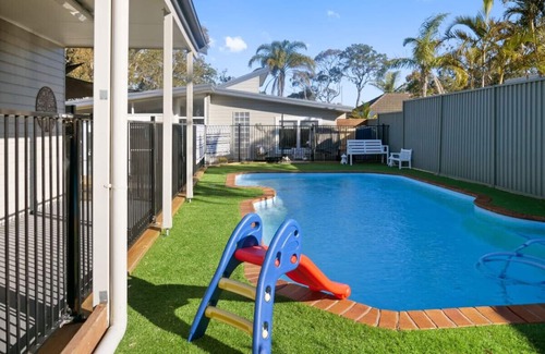 Lake Munmorah Casa | Summer Lakefront Bliss and Pool