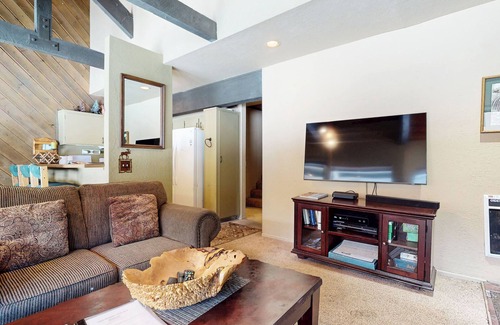 Majestic Pines Condominio | ¡Gran escape! Recientemente actualizado con garaje privado. Duerme 6.