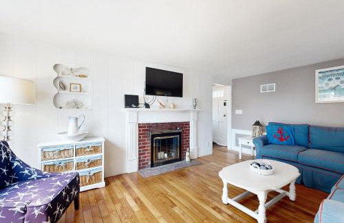 West Dennis Casa | Summer on the Cove