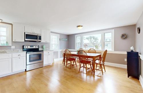 West Dennis Casa | Summer on the Cove
