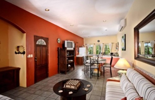 Colonia Independencia Hotel | Summer Place Inn Full-house