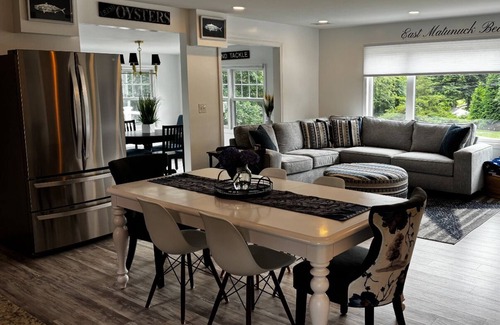 Snug Harbor Casa | Summer Rental -4 Minutes to East Matunuck Beach. Walk to Matunuck Oyster Bar