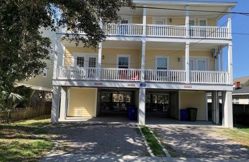 Surfside Beach Casa | Summer's Den Home