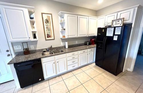 Surfside Beach Casa | Summer's Den Home