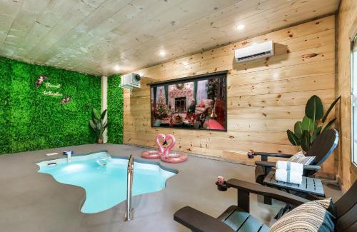 Sevierville Casa | Summer Sale, Indoor Pool, Pet Stays Free, Movie, HotTub