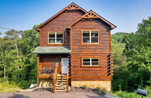 Sevierville Casa | Summer Sale, Indoor Pool, Pet Stays Free, Movie, HotTub