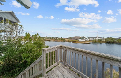 Hatteras Casa | SUMMER SAVINGS - Canalfront Dog Friendly Home in Hatteras with Private Dock