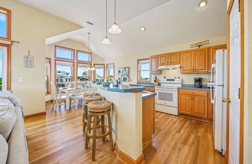 Brigands' Bay Casa | SUMMER SAVINGS - Canalfront Home w/ Pool, Hot Tub, Private Boat Dock, Game Room