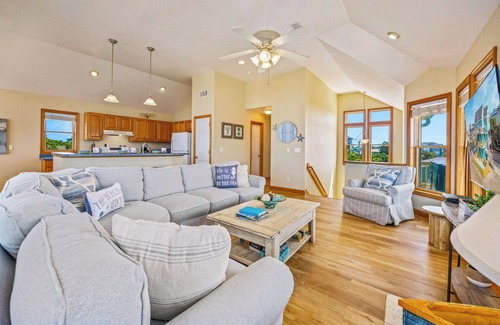 Brigands' Bay Casa | SUMMER SAVINGS - Canalfront Home w/ Pool, Hot Tub, Private Boat Dock, Game Room