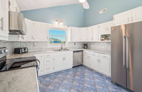 Avon Casa | SUMMER SAVINGS - Oceanfront w/ Pool, Hot Tub, Private Beach Access, Cmty Perks
