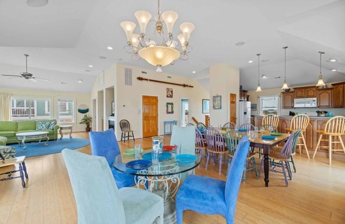 Rodanthe Casa | Oceanview Estate, Rodanthe-Elevator, piscina, jacuzzi, sala de juegos, admite perros y más