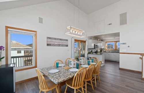 Waves Casa | SUMMER SAVINGS- Oceanview Home w/ Saltwater Pool, Hot Tub, Game Room, Basketball
