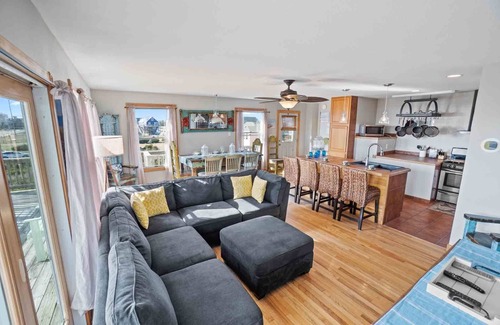 Hatteras Casa | Nuevo listado semi-frente al mar! Se admiten perros con piscina, bañera de hidromasaje, elevador de equipaje, sala de juegos