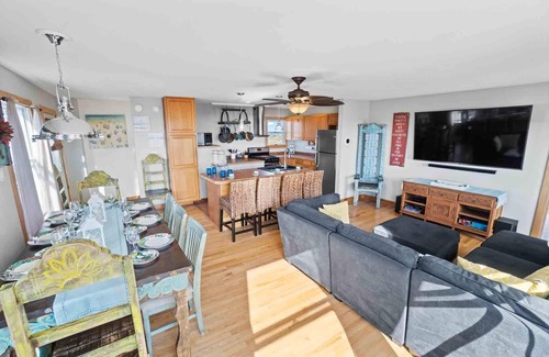 Hatteras Casa | Nuevo listado semi-frente al mar! Se admiten perros con piscina, bañera de hidromasaje, elevador de equipaje, sala de juegos