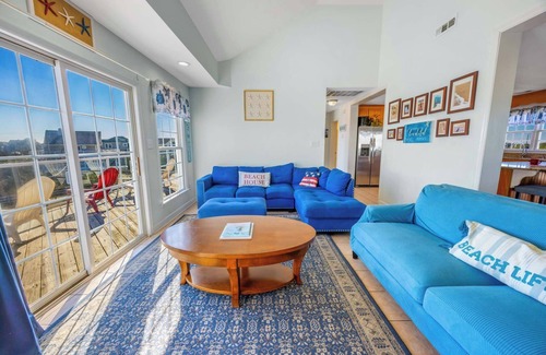 Waves Casa | SUMMER SAVINGS - Semi-Oceanfront Home w/ Pool, Hot Tub, Tiki Bar, and Game Room