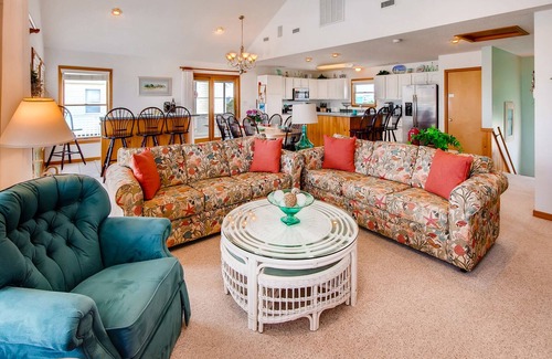Avon Casa | Hatteras Island Escape- Piscina, Jacuzzi, Sala de juegos, Ascensor de equipaje, Fácil acceso a la playa