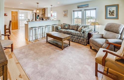 Avon Casa | SUMMER SAVINGS -Soundfront Dog Friendly Hatteras Home w/ Hot Tub and Water Views