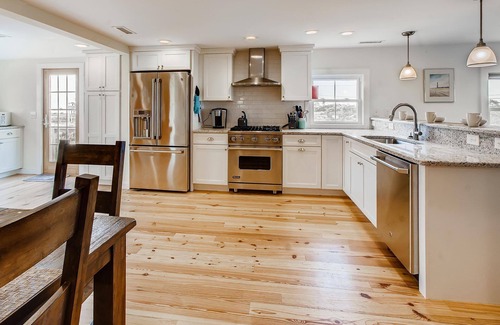 Avon Casa | SUMMER SAVINGS -Soundfront Dog Friendly Hatteras Home w/ Hot Tub and Water Views