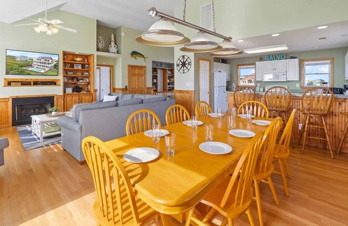 Wind Over Waves Casa | Nonstop Soundfront Fun-Elevator, piscina, hot tubs, GameRm, Cmty BoatRamp, paseo mar��timo