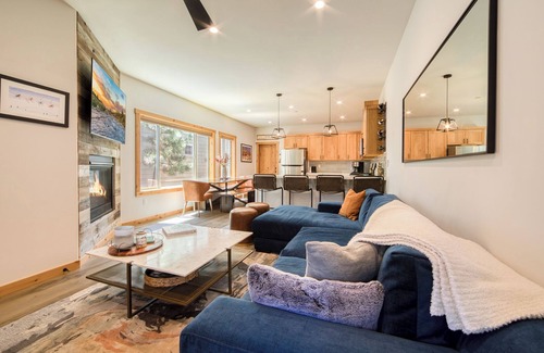 Truckee Casa | Summer & Ski Lease - Porchlight Retreat by Tahoe Getaways, 3BR Dog Friendly in Truckee