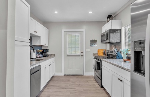 Winter Haven Casa | Summer Specials! Perfect Couple Oasis! Pet Friendly, 2 Beds