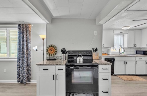 Auburndale Casa | Summer Specials!! Pet Friendly, 4 beds, Family Oasis, Close to Lake Myrtle