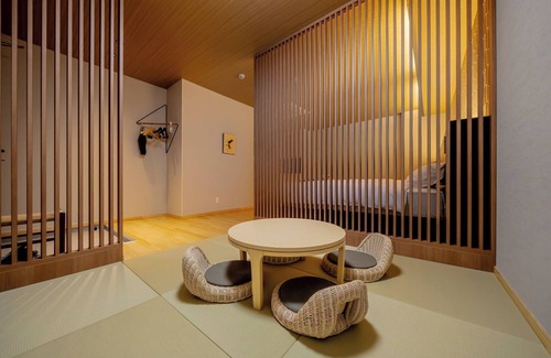 Hatsukaichi Hotel | Summer trip plan for friends and family J203 / Hatsukaichi Hiroshima