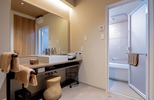 Hatsukaichi Hotel | Summer trip plan for friends and family J203 / Hatsukaichi Hiroshima