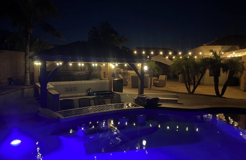 Adobe Mountain Estates Casa | Summer Vacation Home, Swim up Bar, Water Fall, Outdoor Living, Centrally located