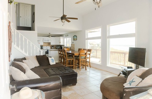 Galveston Casa | Viento de verano, frente a la playa con vistas increíbles! ¡5 millas del malecón de Galveston!