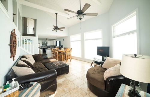 Galveston Casa | Viento de verano, frente a la playa con vistas increíbles! ¡5 millas del malecón de Galveston!