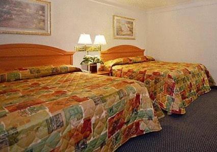 Raisin Hotel | Summerfield Inn Fresno Yosemite