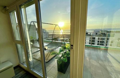 Constanta Apartamento | SUMMERLAND Sea View Penthouse & Jacuzzi