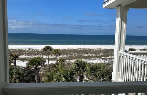 Port St. Joe Casa | Summer’s Almost Gone! Book Lovely Day Now–Private Pool & Steps to the Beach!