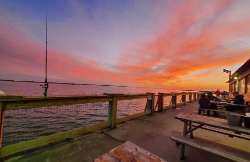 Port Lavaca Casa | Summertime Is Here! Fishing, Kayaks, Beach, Bbq