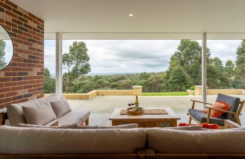 Yallingup Siding Casa | Summerville Treetops - A Stunning Valley Retreat