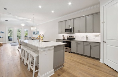 American Beach Casa | Summerwoods Gated Community: Golf Cart Included