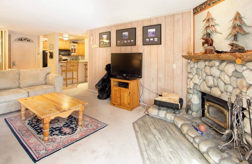 Mammoth Lakes Condominio | Summit #217 | A Couples Getaway Dream!