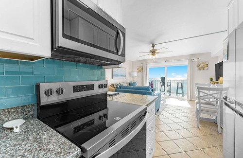 Upper Grand Lagoon Condominio | Summit 926 Gulf front, 1 Bedroom, 1/2 Bathrooms, Sleeps 6/ Beach Chairs Included