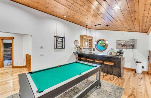 Pla-Vada Woodlands Casa | Summit Chalet Hot Tub and Game Room Near Skiing