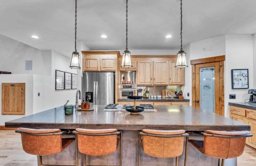 Pla-Vada Woodlands Casa | Summit Chalet Hot Tub and Game Room Near Skiing