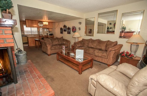 Summit Estates Casa | Summit Getaway Condo - Affordable and ideally located, Wood burning fireplace! Walk to Ski Resort