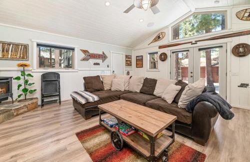 Summit Estates Casa | Summit Mountain Lodge - Amazing location just down the street from Snow Summit!